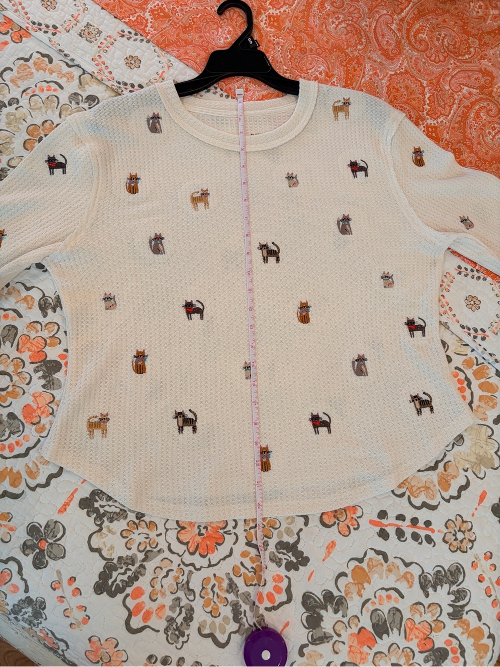NATURAL LIFE Cream Waffle Knit Crew with Cute Assorted Cats Embroidery. Medium - Picture 6 of 8